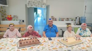 Geburtstage unserer Senioren – Frau Wanda, Herr Jan, Frau Małgorzata, Frau Teresa und Frau Aniela.