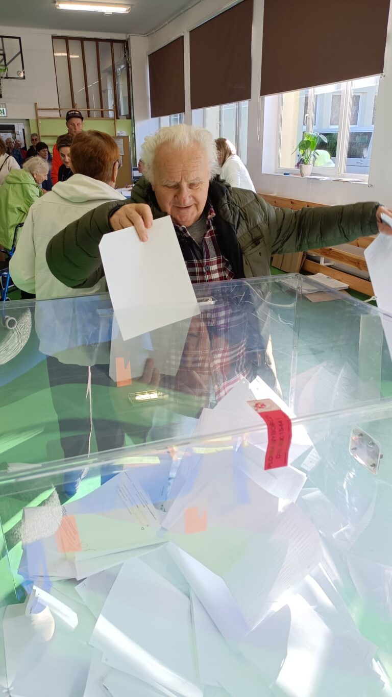 Mehr über den Artikel erfahren Parlamentswahlen und Referendum am 15. Oktober 2023.